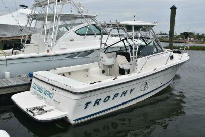 1998 Bayliner 2352 Cuddy