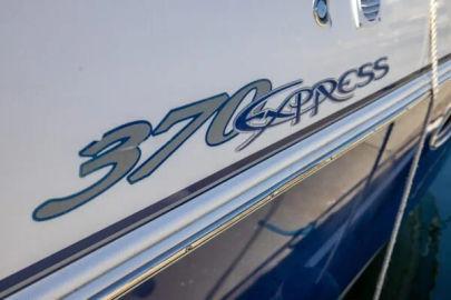 2006 Cruisers Yachts 370 Express