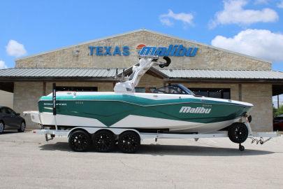 2024 Malibu Boats 25 LSV