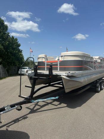 2019 Apex Marine Qwest LS 822 Splash Pad **19 HOURS!**TRAILER INCLUDED!**