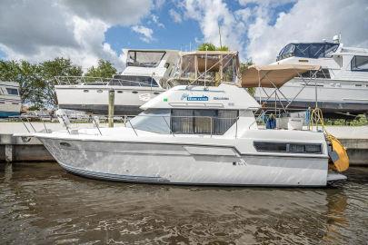 1992 Carver 33 Flybridge Cruiser