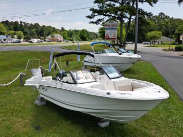 2024 BOSTON WHALER 210 VANTAGE