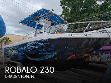 2005 Robalo R230 Center Console