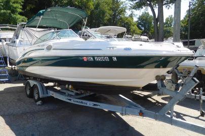 2002 Sea Ray 240 Sundeck