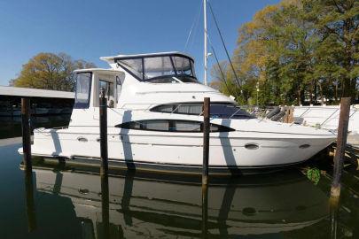 2001 Carver 444 Cockpit Motor Yacht