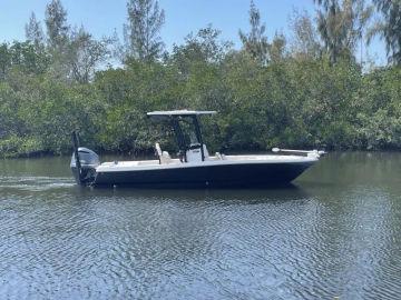 2017 Robalo 246 Cayman