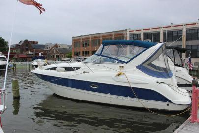 2005 Bayliner 305 SB