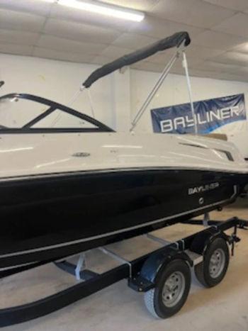 2024 Bayliner VR5 Bowrider