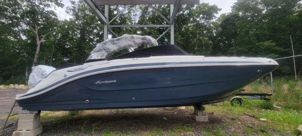 2024 Hurricane SunDeck 2600 OB