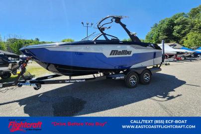 2021 Malibu Boats M220