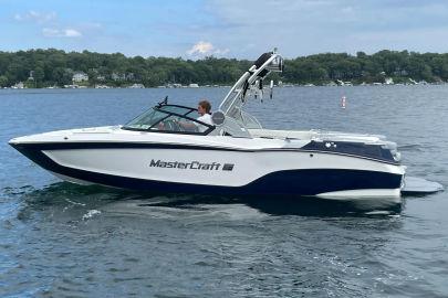 2023 MasterCraft XT23