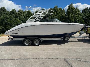 2023 Yamaha Boat 252SE