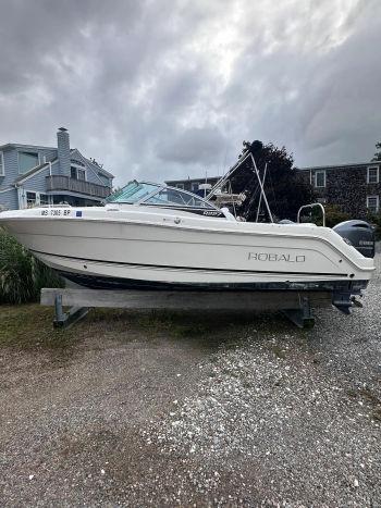 2018 Robalo R227 Dual Console