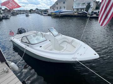 2018 SEA HUNT 211 LE