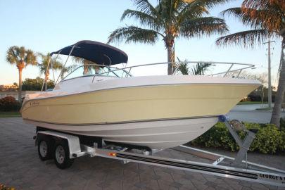 2007 COBIA 215