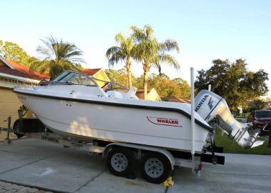 2002 Boston Whaler 21'