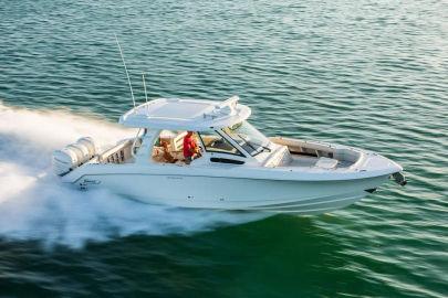 2025 Boston Whaler 350 Realm