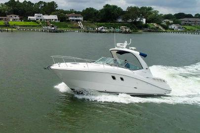 2010 Sea Ray 330 Sundancer