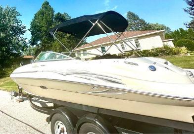 2006 Sea Ray 220 Sundeck